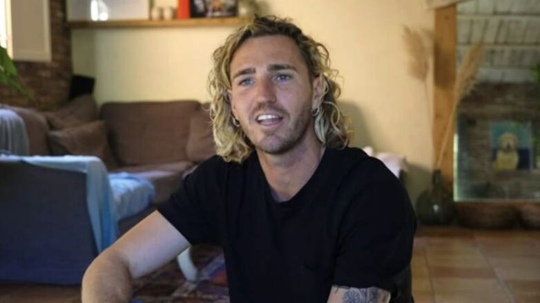 Rymeysa (27) is de langste vrouw ter wereld: ze kan eindelijk weer vliegen